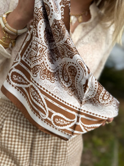 Carré de soie ARABESQUE