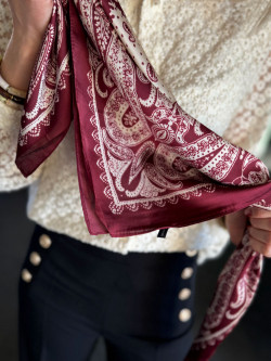 Carré de soie DESIGN