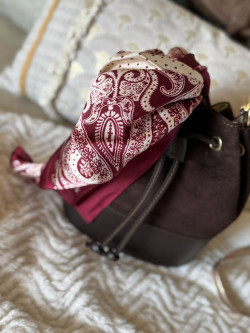 Carré de soie DESIGN