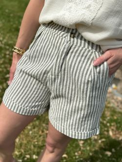 Short JULIE - Molly Bracken