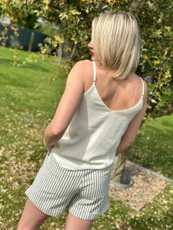 Short JULIE - Molly Bracken
