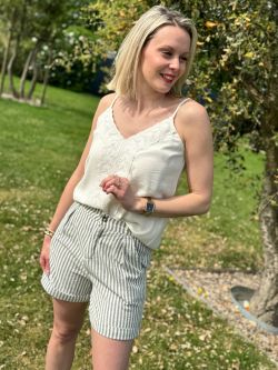 Short JULIE - Molly Bracken